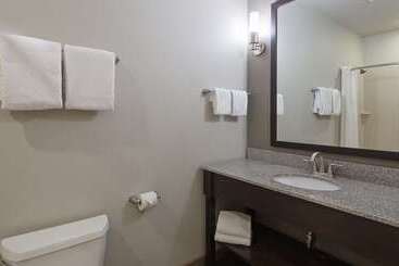 هتل Best Western Plus Austin Airport Inn & Suites