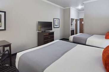 هتل Best Western Plus Austin Airport Inn & Suites