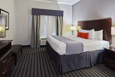هتل Best Western Plus Austin Airport Inn & Suites