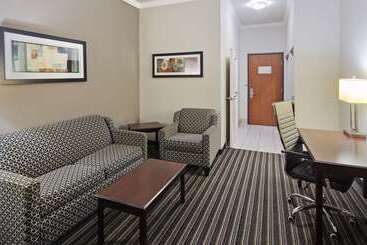 هتل Best Western Plus Austin Airport Inn & Suites