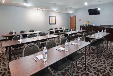 هتل Best Western Plus Austin Airport Inn & Suites