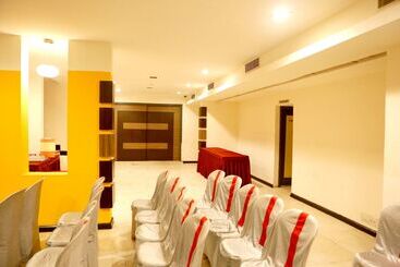 Click Hotel Yuvraj