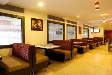 Click Hotel Yuvraj