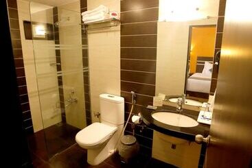 Click Hotel Yuvraj