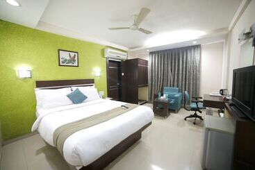 Click Hotel Yuvraj