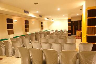 Click Hotel Yuvraj
