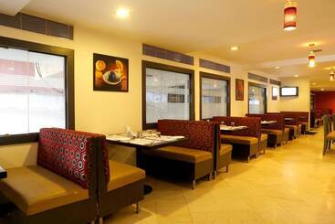 Click Hotel Yuvraj