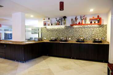Click Hotel Yuvraj