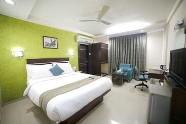 Click Hotel Yuvraj