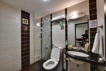 Click Hotel Yuvraj