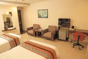 Click Hotel Yuvraj