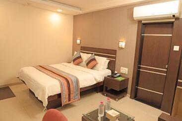 Click Hotel Yuvraj
