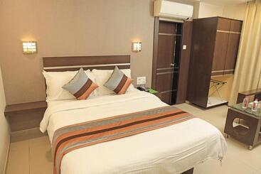 Click Hotel Yuvraj