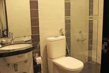 Click Hotel Yuvraj