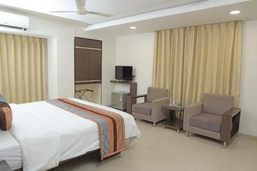 Click Hotel Yuvraj