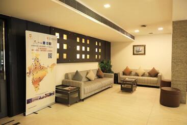 Click Hotel Yuvraj