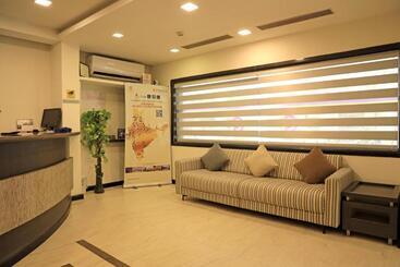 Click Hotel Yuvraj