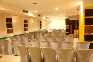 Click Hotel Yuvraj
