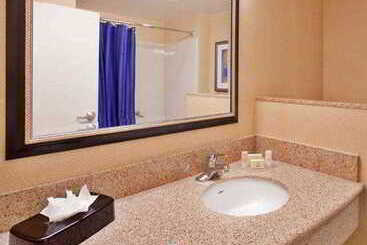 هتل Courtyard Austin Airport