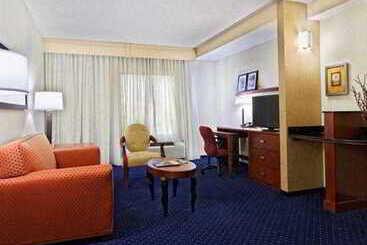 هتل Courtyard Austin Airport