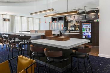 هتل Courtyard Austin Airport