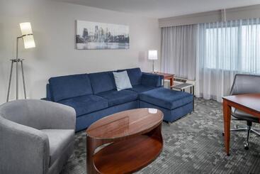 هتل Courtyard By Marriott Austin Parmer Tech Ridge