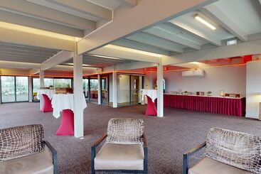 هتل Doubletree By Hilton Lyon Eurexpo & Spa