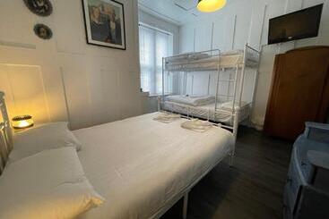هتل Elmora House