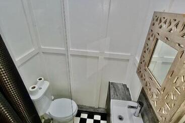 هتل Elmora House
