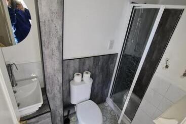 هتل Elmora House