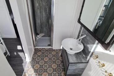 هتل Elmora House