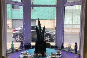 هتل Elmora House