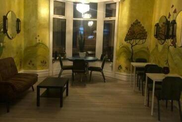 هتل Elmora House
