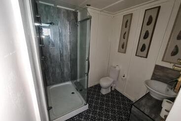 هتل Elmora House