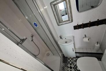 هتل Elmora House