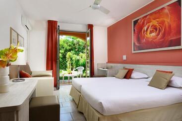 هتل Garden Toscana Resort