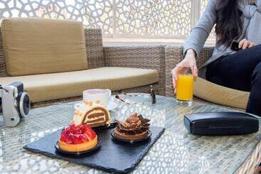 هتل Ibis Oran Les Falaises