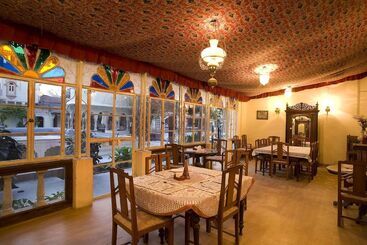 هتل Naila Bagh Palace