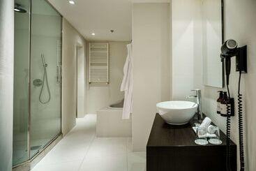 هتل NH Collection Budapest City Center