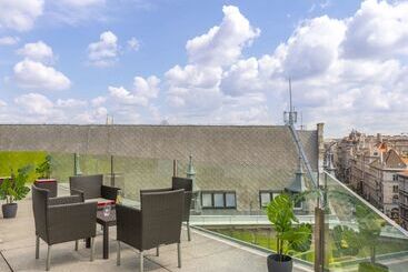 هتل NH Collection Budapest City Center