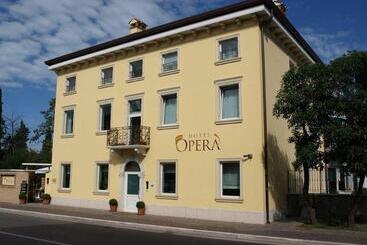 هتل Opera