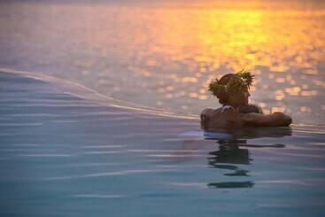 هتل Pacific Resort Aitutaki   Adults Only