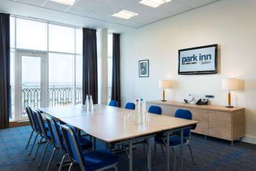 هتل Park Inn By Radisson Palace