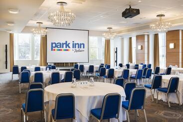 هتل Park Inn By Radisson Palace