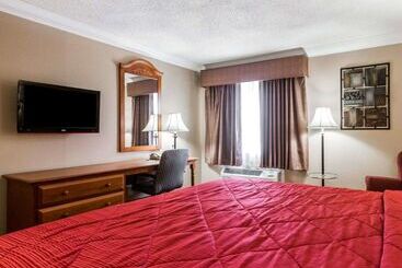 هتل Quality Inn & Suites Atlanta Airport South