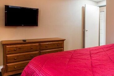 هتل Quality Inn & Suites Atlanta Airport South