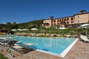 هتل Saturnia Tuscany