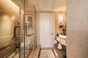 هتل Sheraton Chongqing