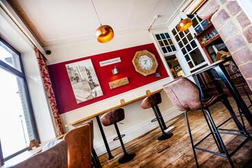 هتل The Red Lion