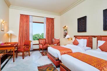 هتل The Ummed Jodhpur Palace Resort & Spa